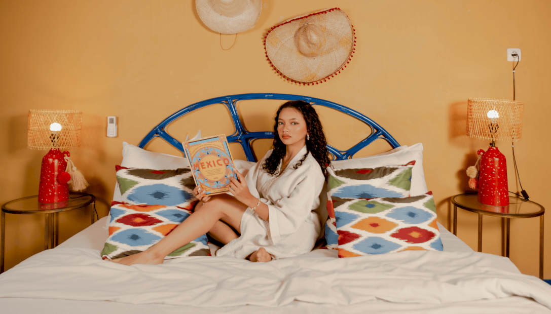 POR AQUI STAY & DINE